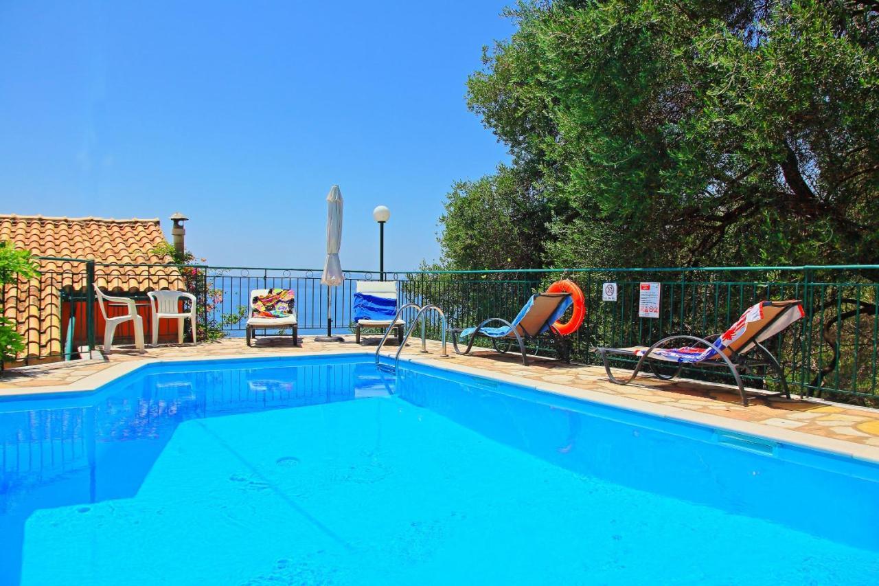 Seaview Calypso Villa Nisaki  Ngoại thất bức ảnh