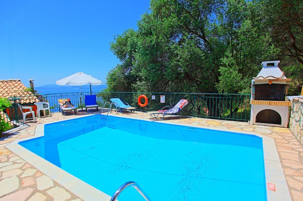 Seaview Calypso Villa Nisaki  Ngoại thất bức ảnh