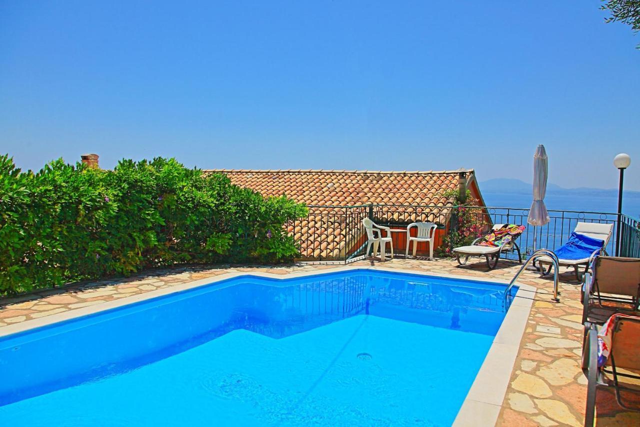Seaview Calypso Villa Nisaki  Ngoại thất bức ảnh
